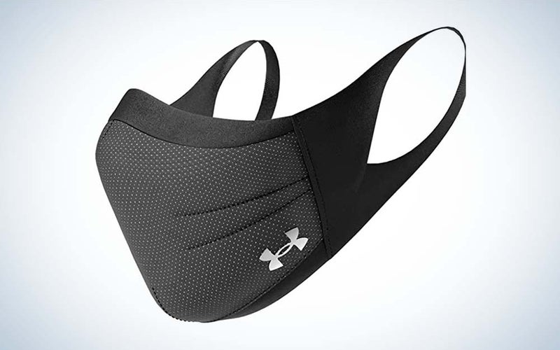 Sportovní maska ​​Under Armour je jedním z nejlepších dárků pro běžce.